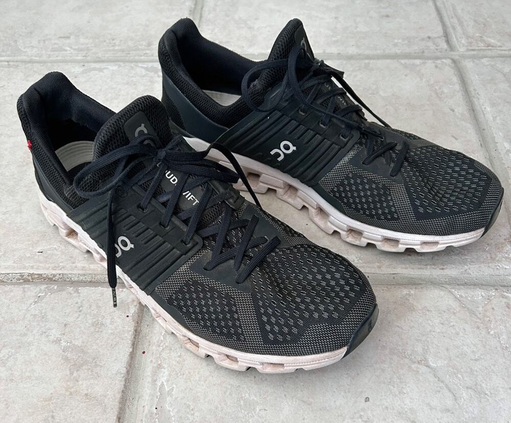 ON Cloudswift Men's Black Running Athletic Shoes, Size 11.5